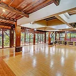 Oyo 92927 Griya Ayu Minahasa