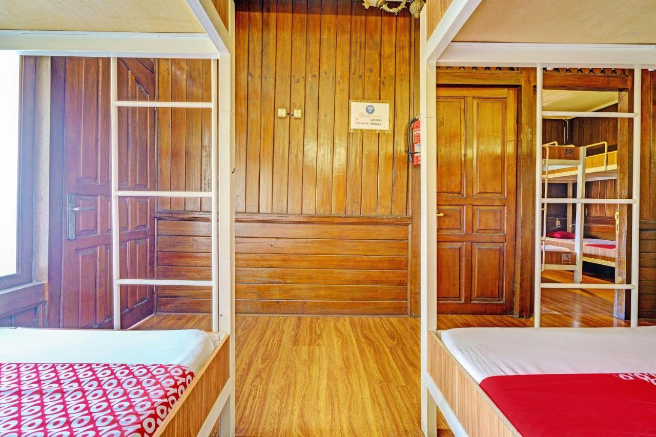 Oyo 92927 Griya Ayu Minahasa Bandung