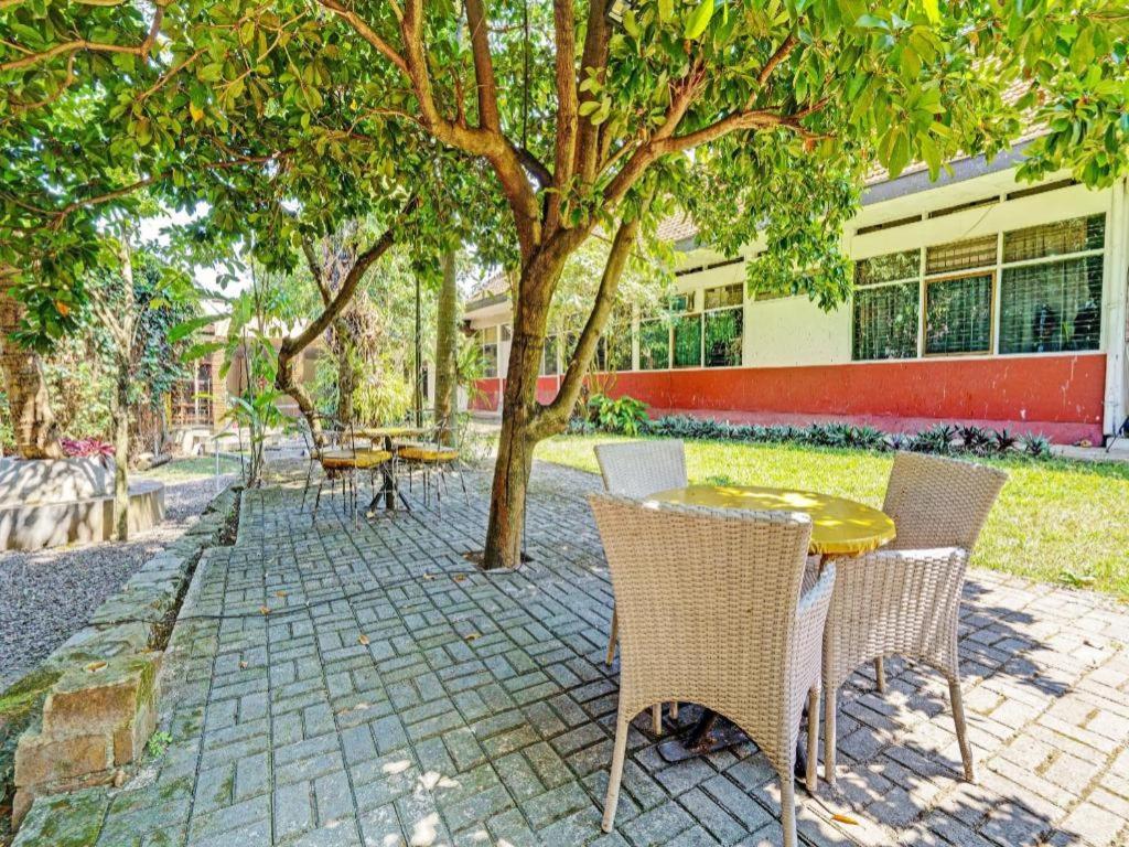 Hotel Oyo 92927 Griya Ayu Minahasa 2*